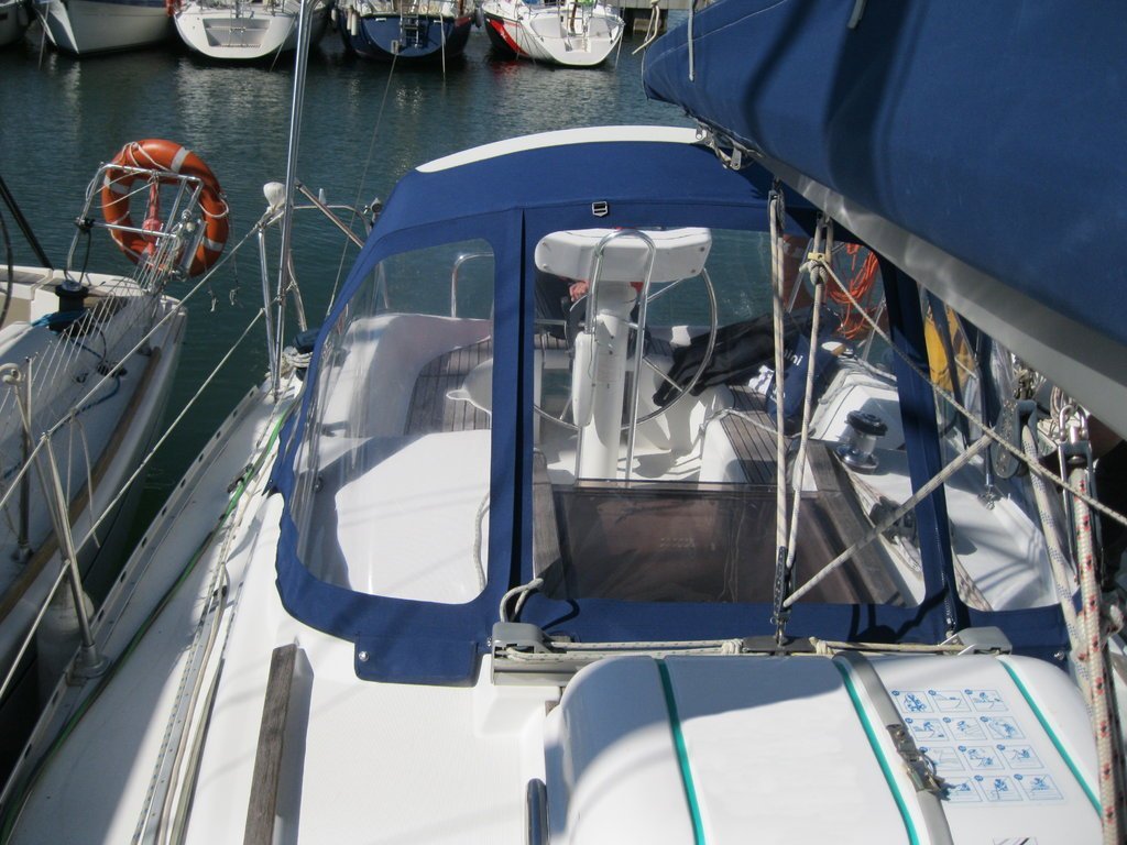Sprayhood For Sun Odyssey 32.2 - sprayhoodz.eu
