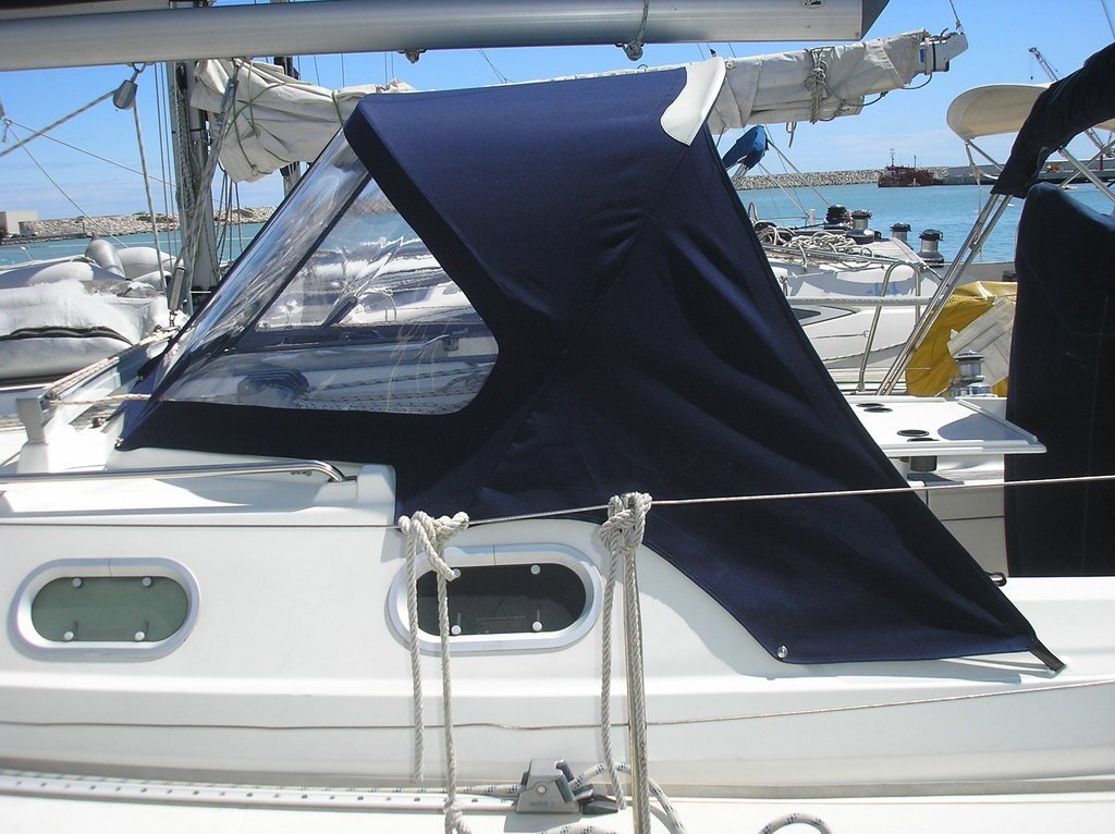 Sprayhood For Sun Odyssey 36.2 - sprayhoodz.eu
