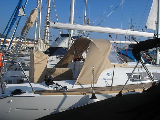 Sprayhood For Sun Odyssey 33i - sprayhoodz.eu