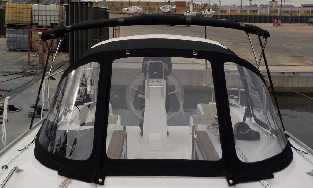Bavaria 34 Sprayhood Replacement Example - sprayhoodz.eu