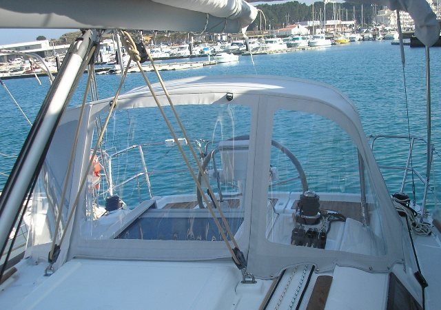 Beneteau Oceanis Sprayhood Buying Guide - sprayhoodz.eu