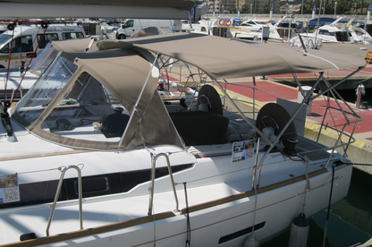 Sprayhood For Sun Odyssey 439